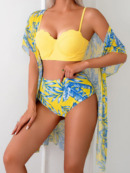 Bikiny s vysokým pasem a kimono přehozem